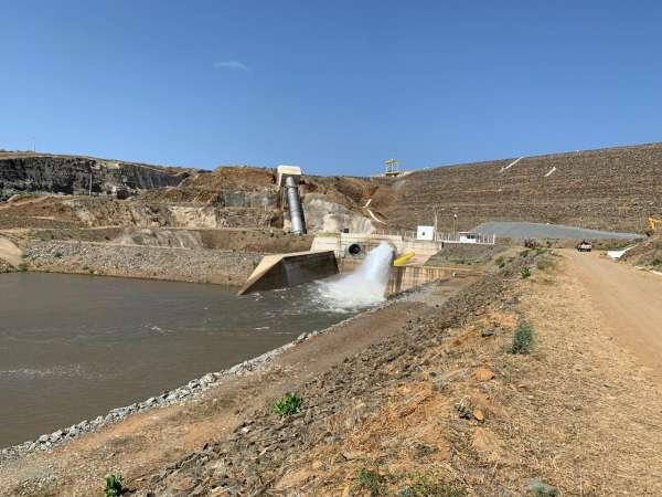 Em teste, CAC recebe águas do São Francisco